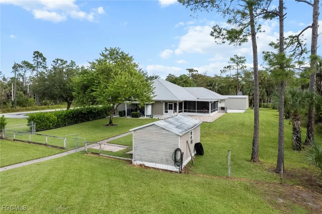 90 24th Avenue NE Naples FL 34120