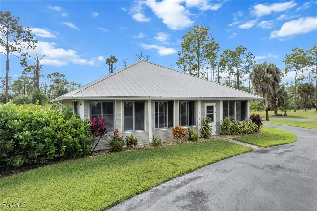 90 24th Avenue NE Naples FL 34120