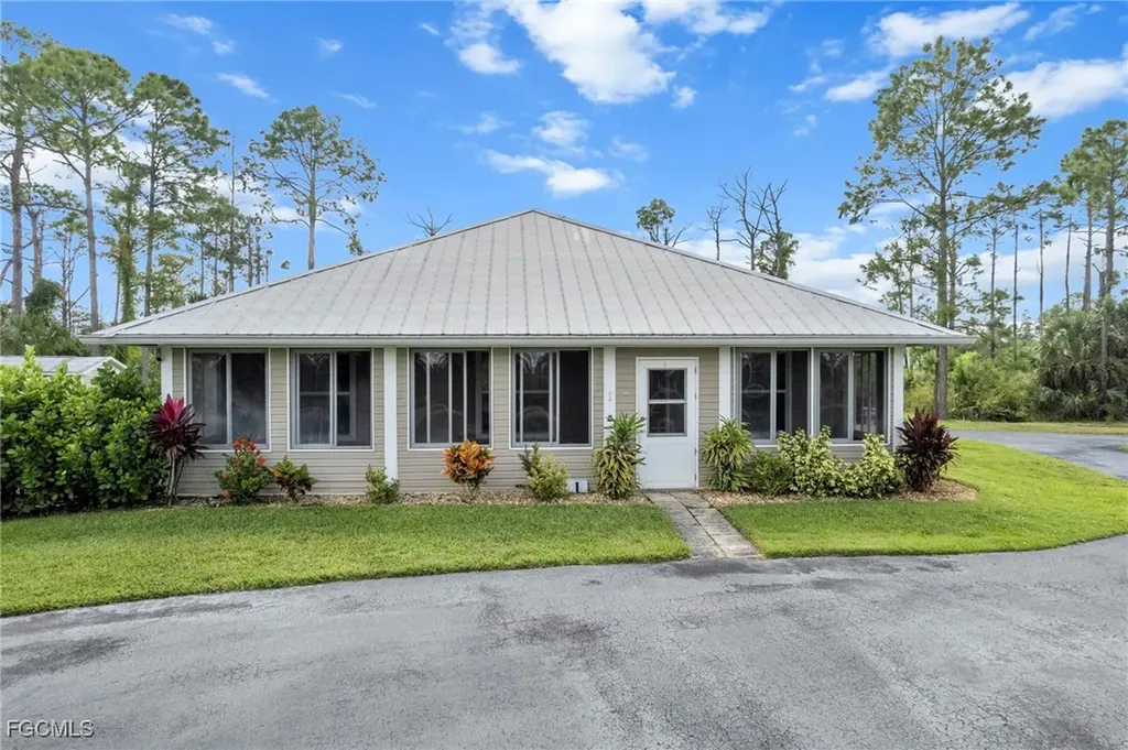 90 24th Avenue NE Naples FL 34120
