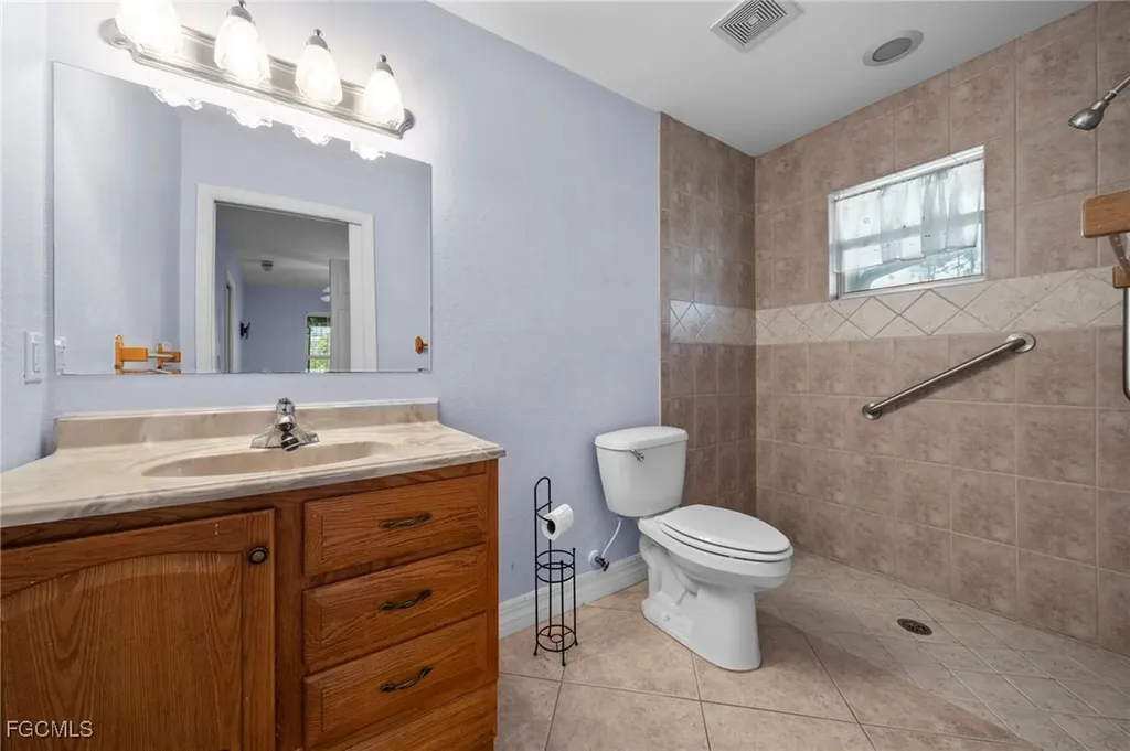 90 24th Avenue NE Naples FL 34120