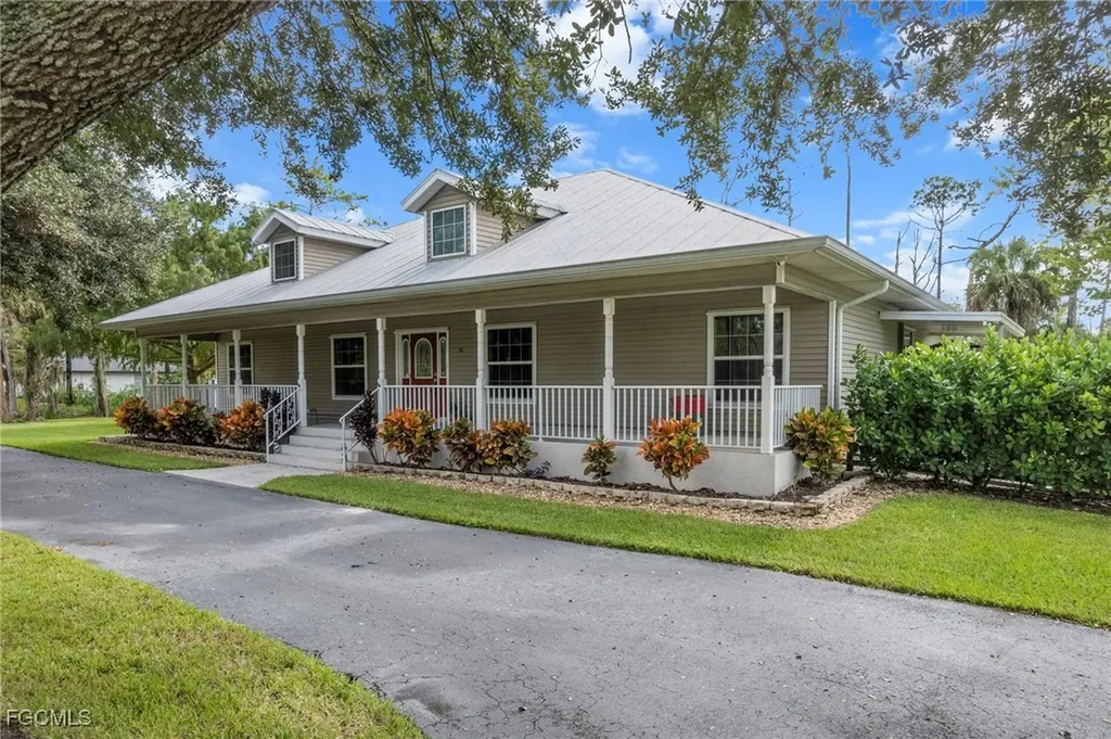 90 24th Avenue NE Naples FL 34120