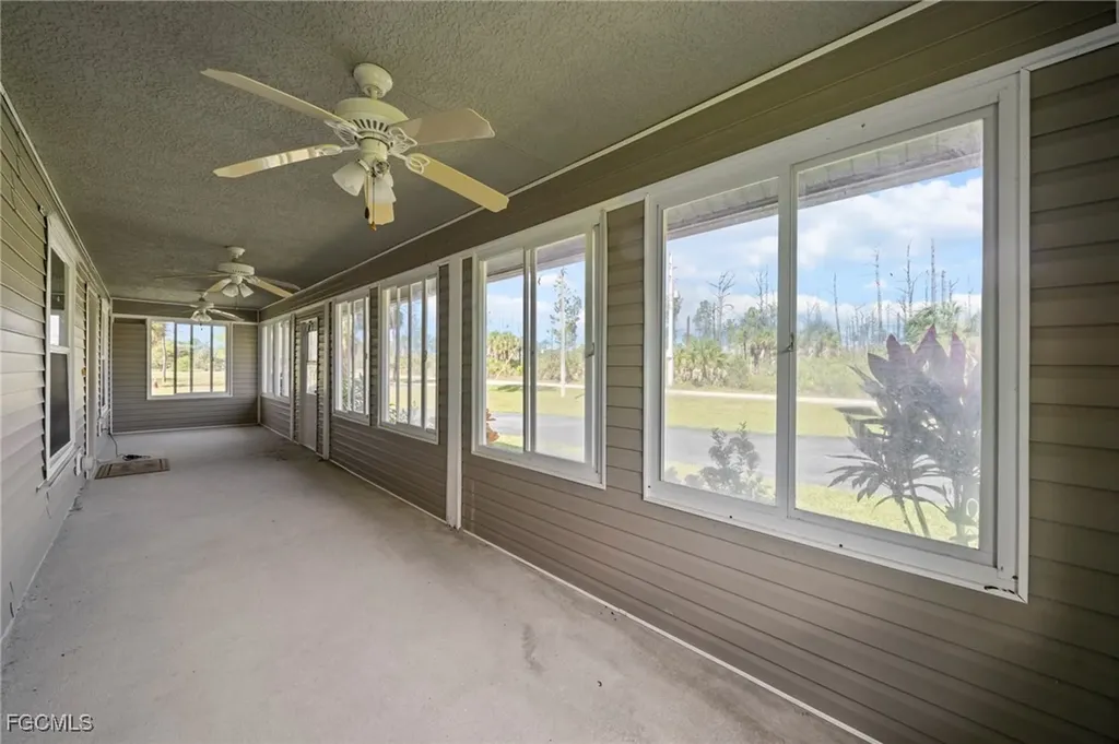 90 24th Avenue NE Naples FL 34120