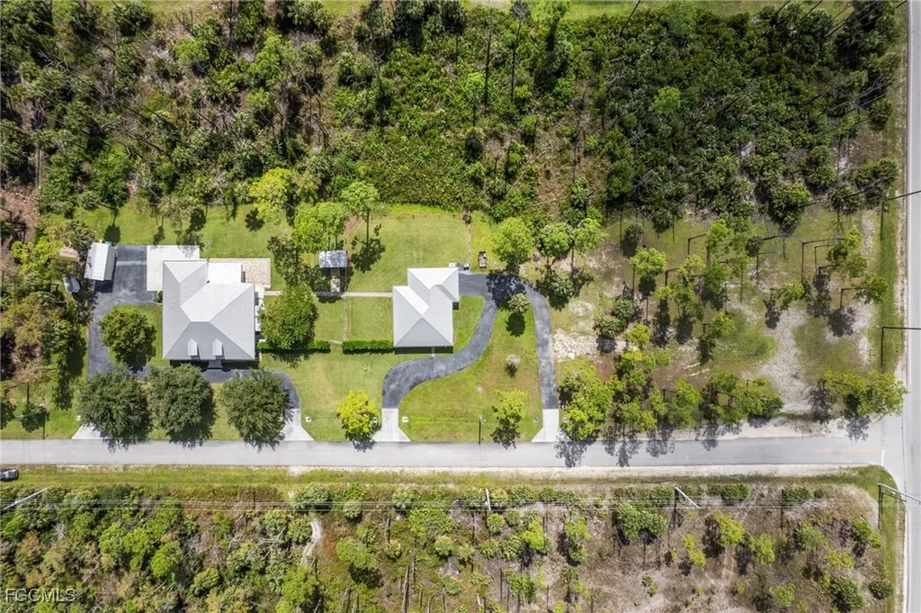 90 24th Avenue NE Naples FL 34120