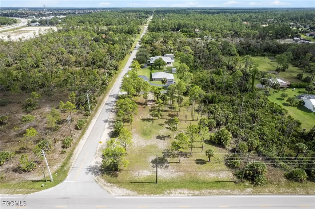 90 24th Avenue NE Naples FL 34120
