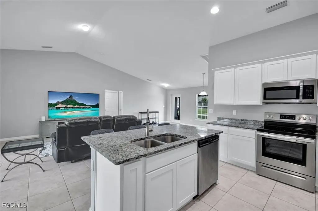 216 NW 9th Terrace Cape Coral FL 33993