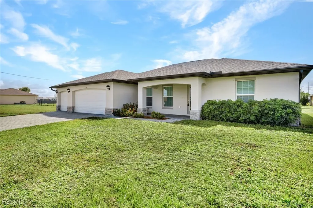 216 NW 9th Terrace Cape Coral FL 33993