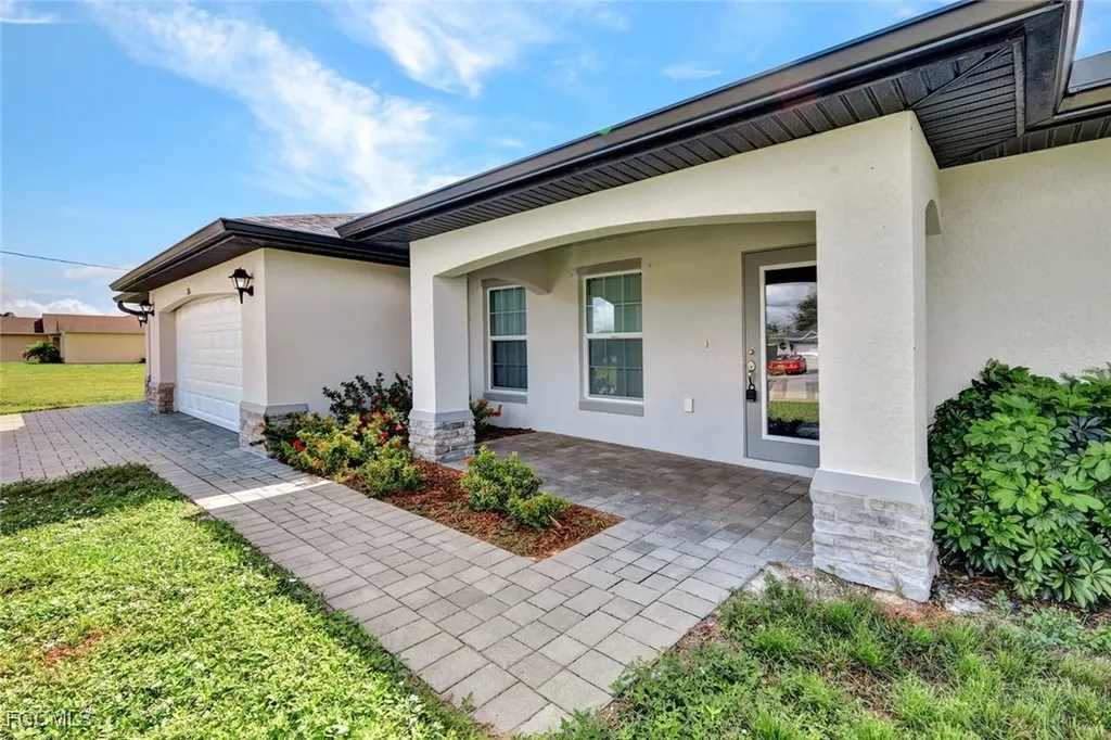 216 NW 9th Terrace Cape Coral FL 33993