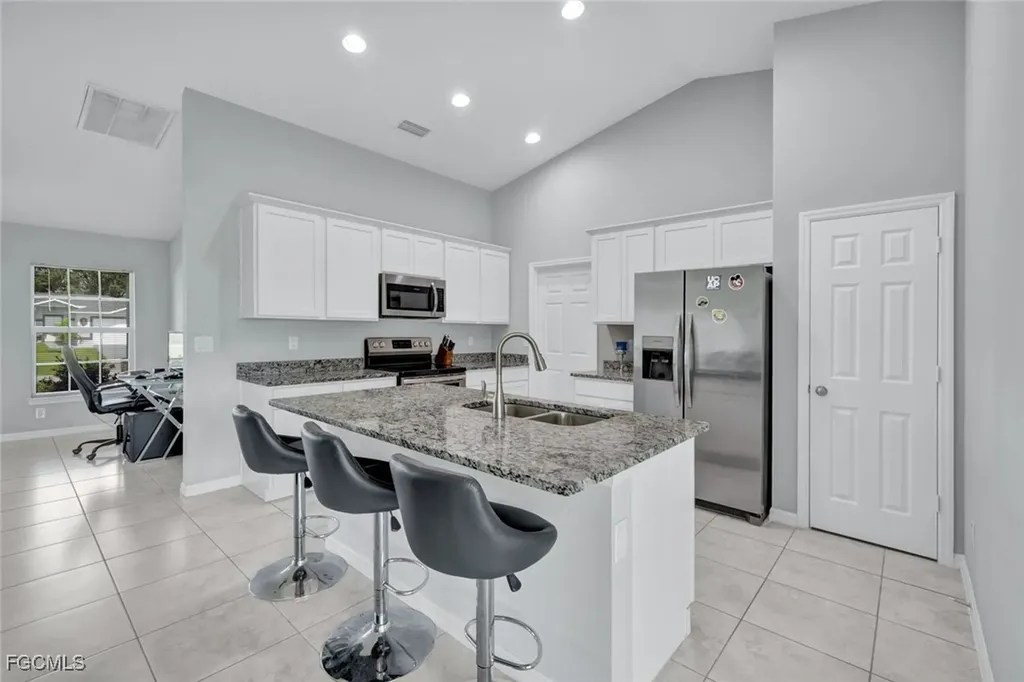 216 NW 9th Terrace Cape Coral FL 33993