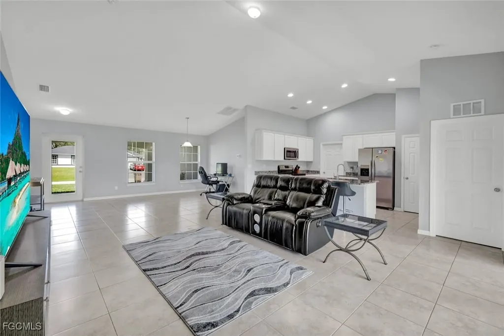 216 NW 9th Terrace Cape Coral FL 33993