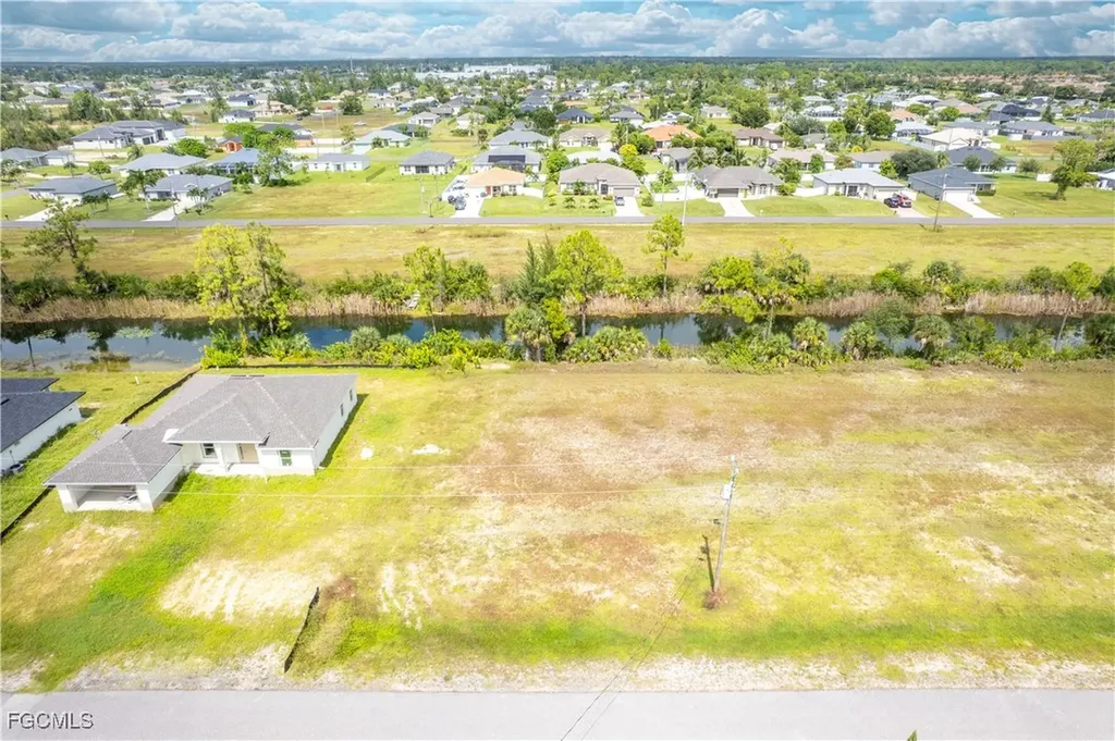 2213 NE 33rd Terrace Cape Coral FL 33909