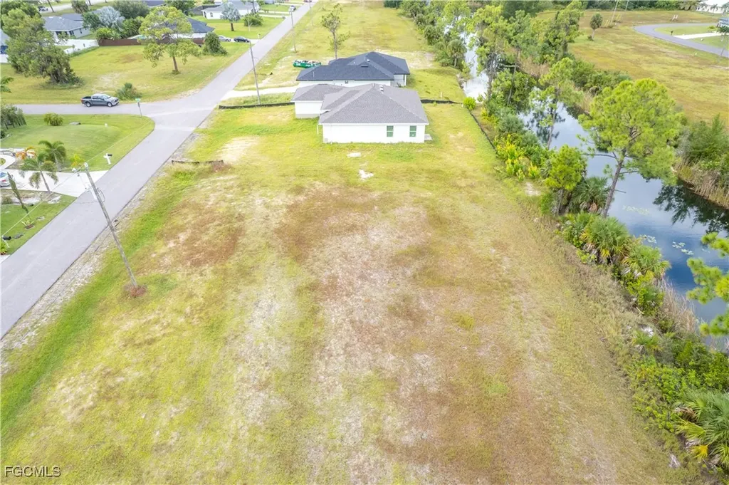 2213 NE 33rd Terrace Cape Coral FL 33909