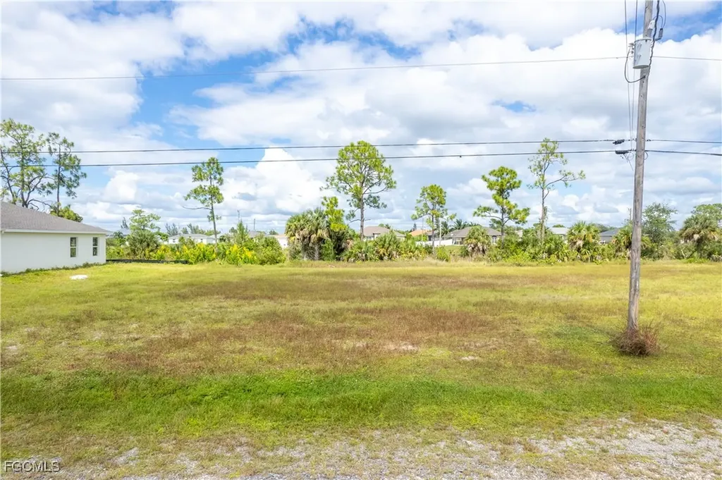 2213 NE 33rd Terrace Cape Coral FL 33909