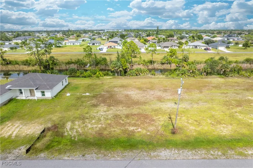 2213 NE 33rd Terrace Cape Coral FL 33909