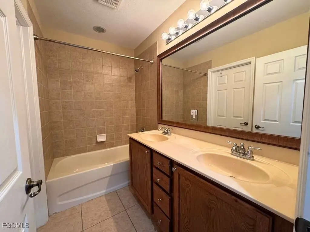 8306 Sumner Avenue Fort Myers FL 33908