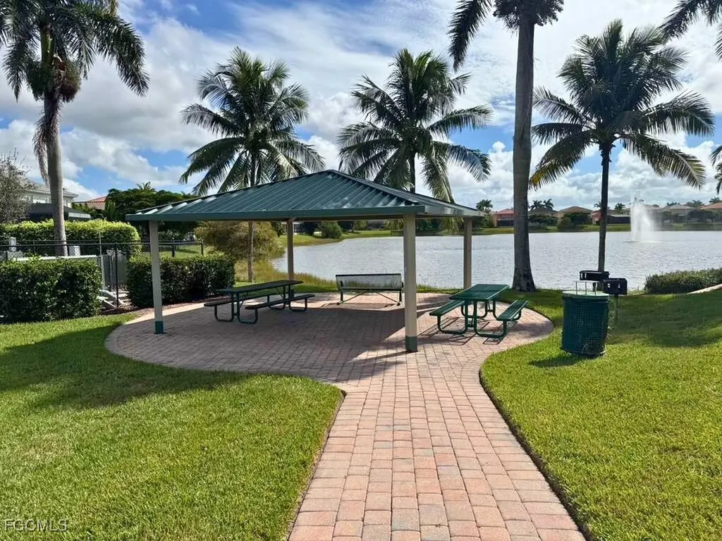 8306 Sumner Avenue Fort Myers FL 33908