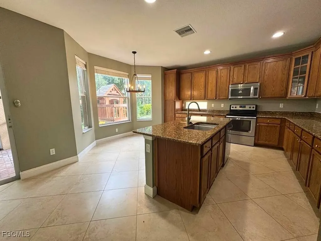 8306 Sumner Avenue Fort Myers FL 33908