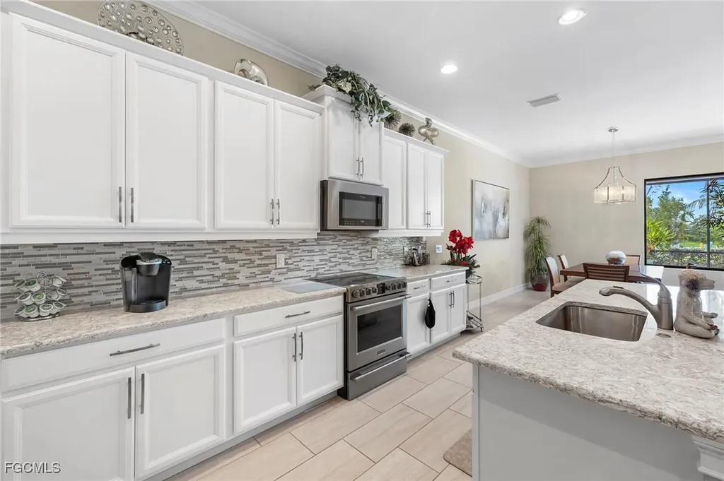 8741 Westwood Oaks Place Fort Myers FL 33908