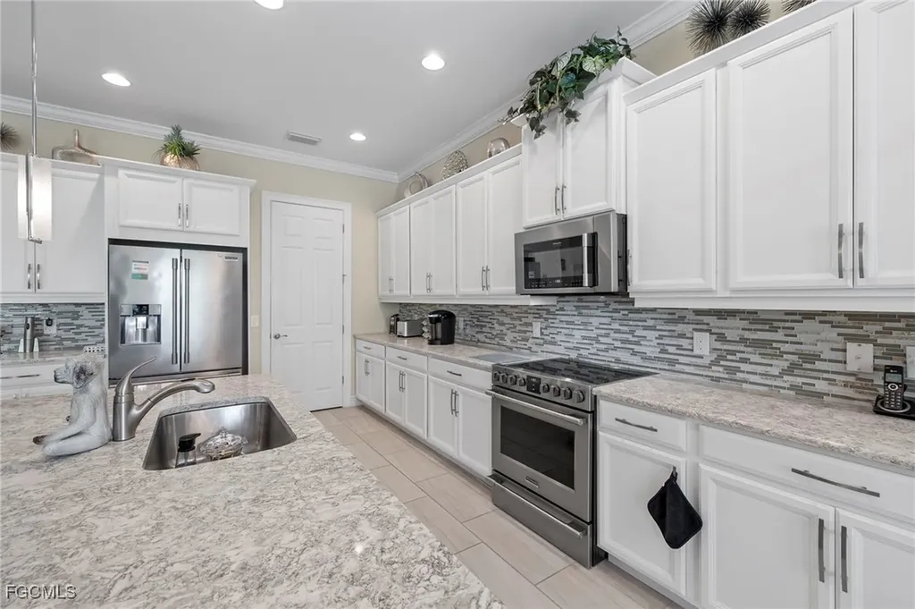 8741 Westwood Oaks Place Fort Myers FL 33908