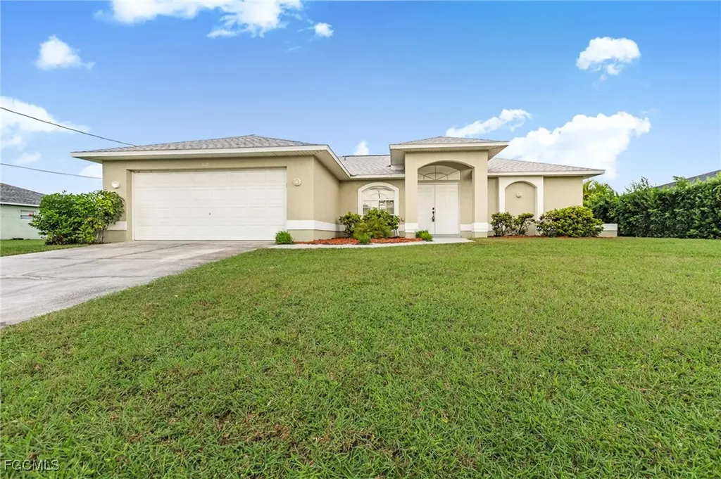517 SE 16th Place Cape Coral FL 33990