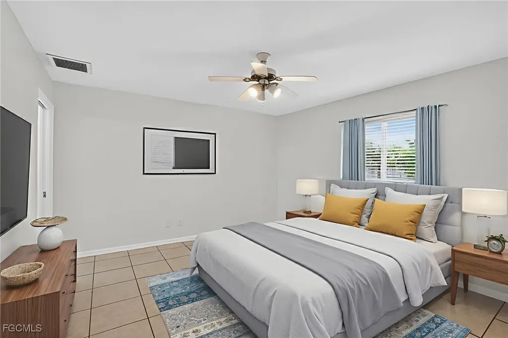 517 SE 16th Place Cape Coral FL 33990