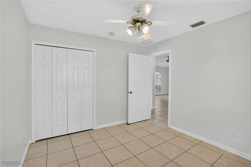 517 SE 16th Place Cape Coral FL 33990