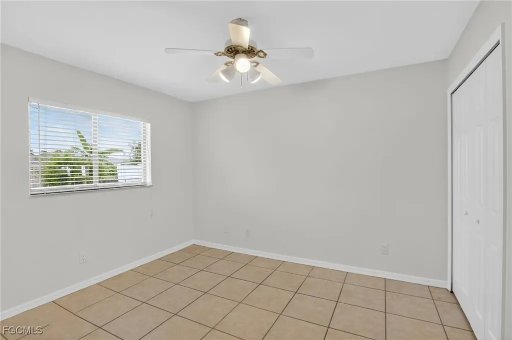 517 SE 16th Place Cape Coral FL 33990