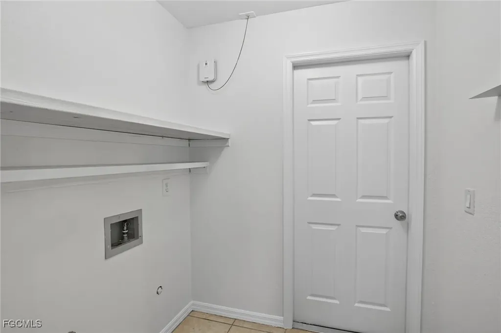 517 SE 16th Place Cape Coral FL 33990