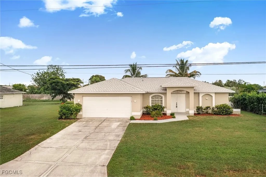 517 SE 16th Place Cape Coral FL 33990