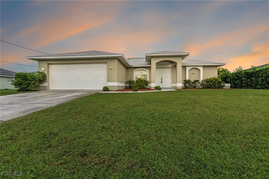 517 SE 16th Place Cape Coral FL 33990
