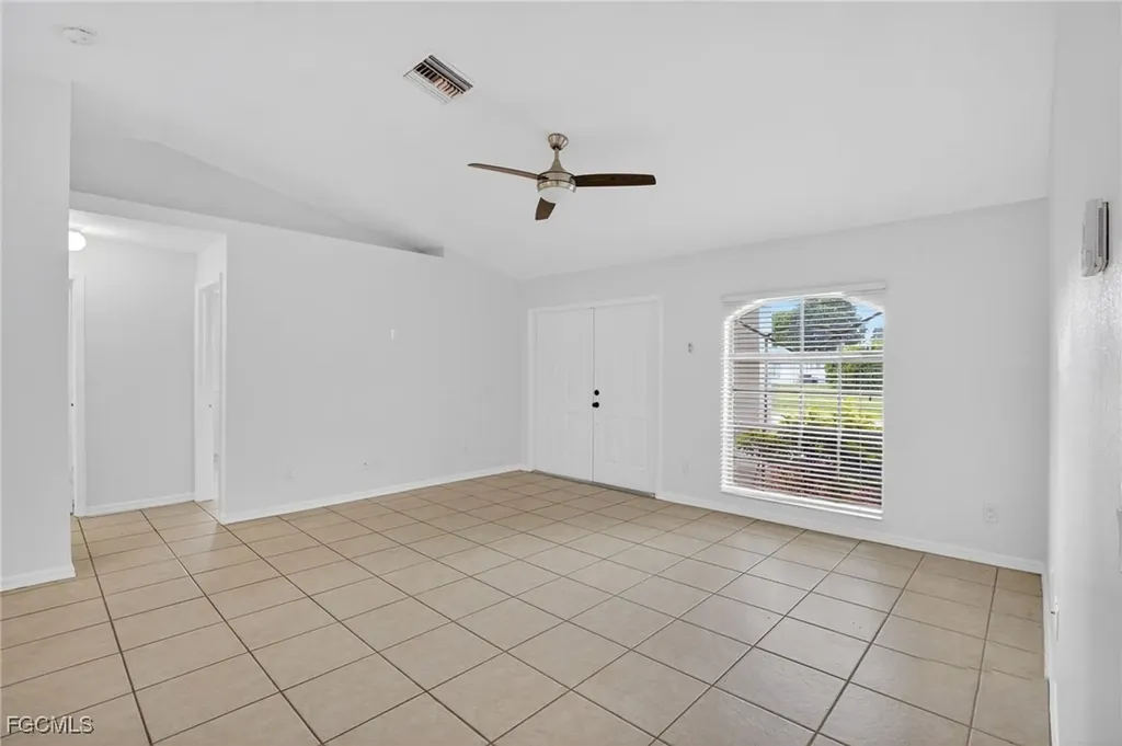 517 SE 16th Place Cape Coral FL 33990