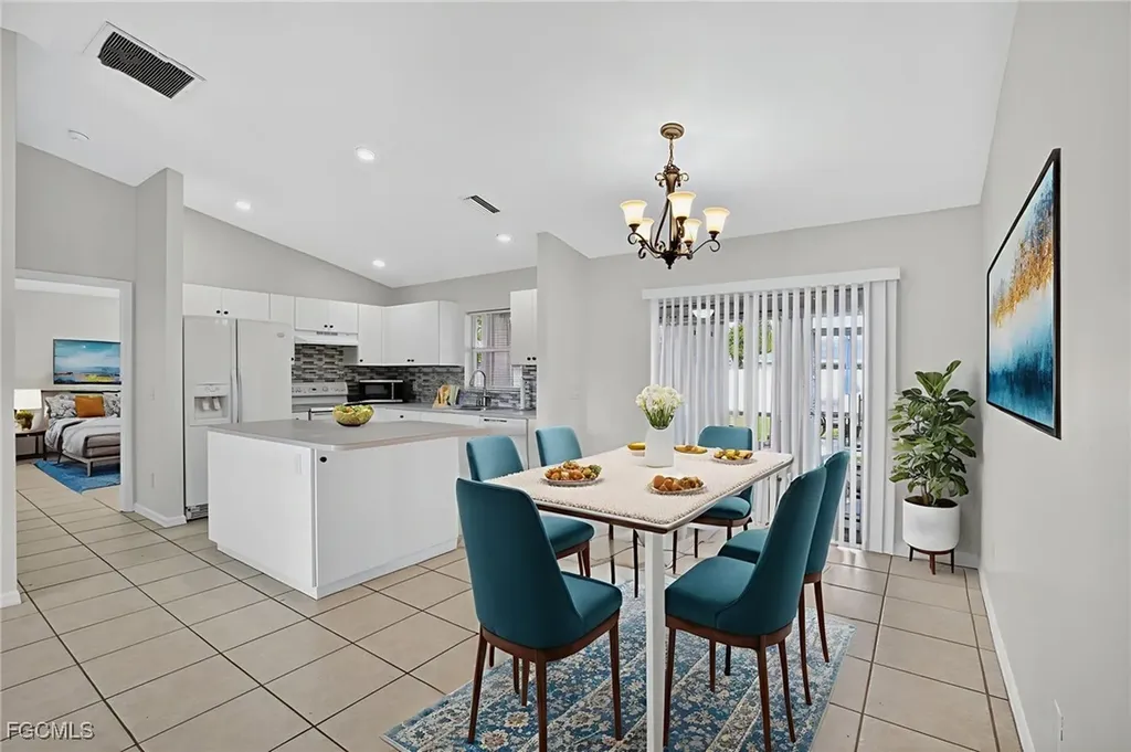 517 SE 16th Place Cape Coral FL 33990