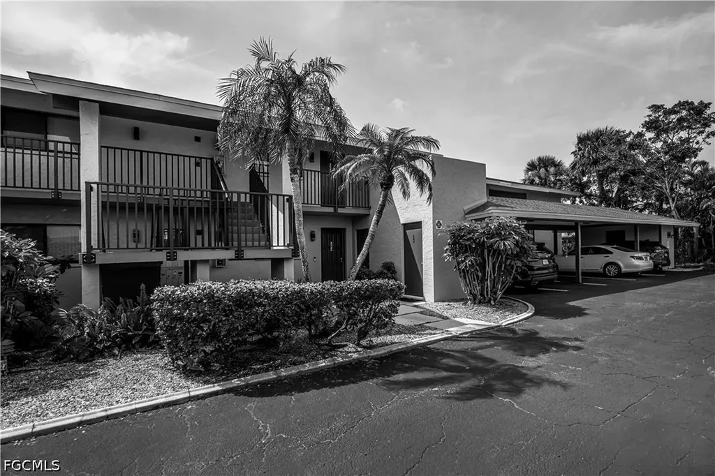 808 Cape Coral Parkway W Cape Coral FL 33914