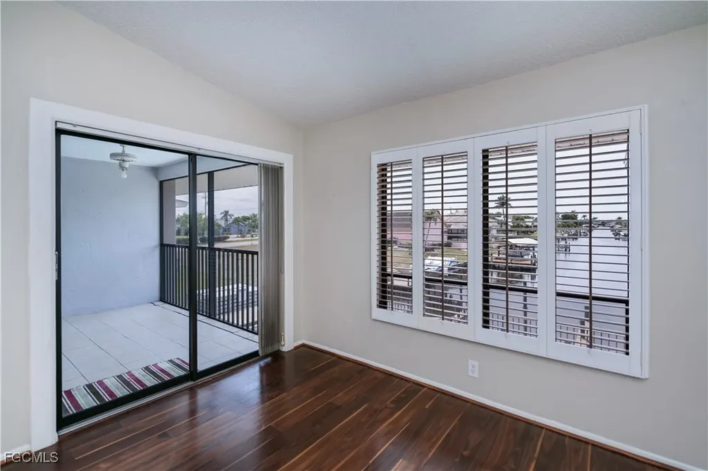 808 Cape Coral Parkway W Cape Coral FL 33914