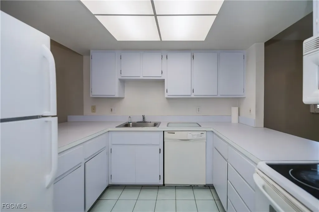 808 Cape Coral Parkway W Cape Coral FL 33914
