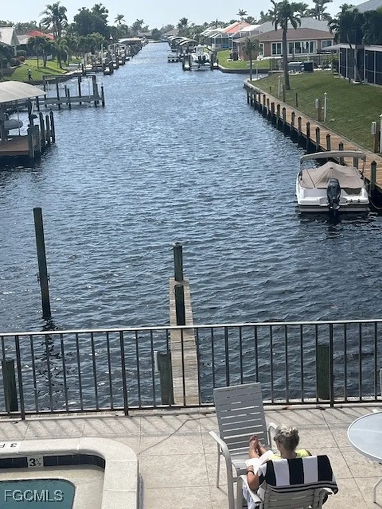 808 Cape Coral Parkway W Cape Coral FL 33914