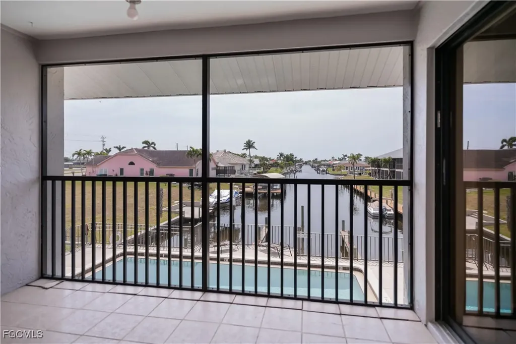 808 Cape Coral Parkway W Cape Coral FL 33914