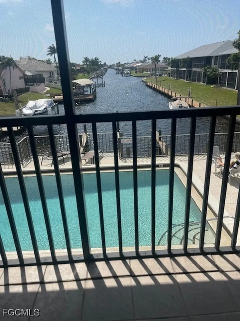 808 Cape Coral Parkway W Cape Coral FL 33914