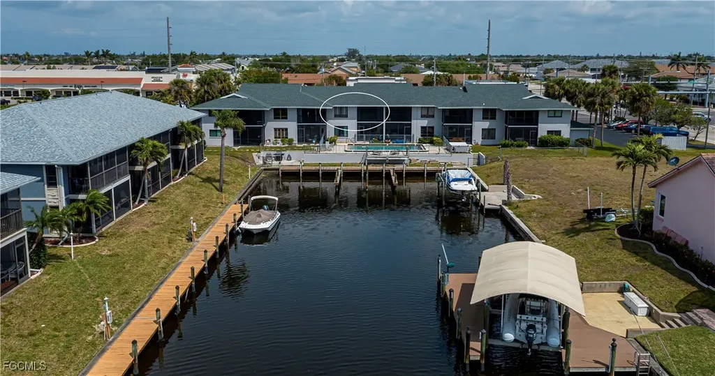 808 Cape Coral Parkway W Cape Coral FL 33914