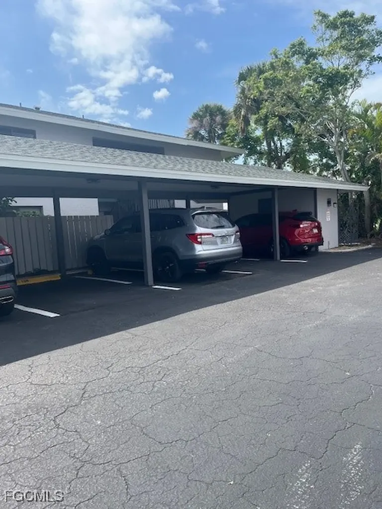 808 Cape Coral Parkway W Cape Coral FL 33914