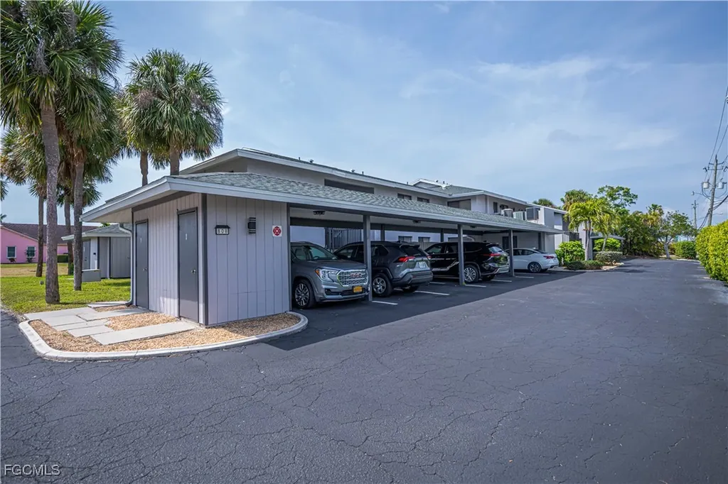 808 Cape Coral Parkway W Cape Coral FL 33914