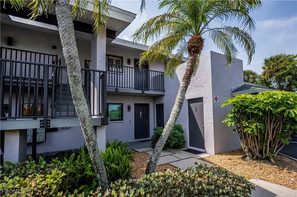 808 Cape Coral Parkway W Cape Coral FL 33914