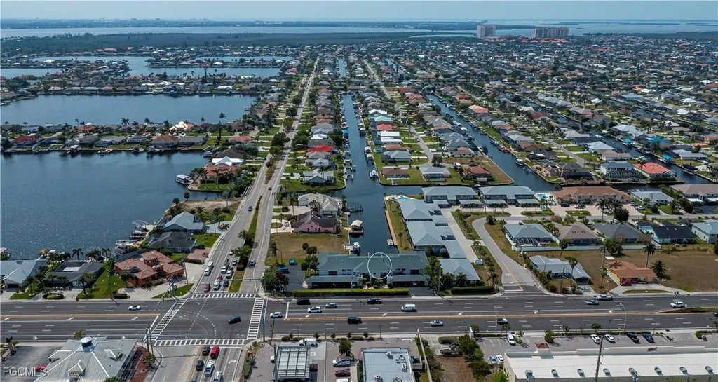 808 Cape Coral Parkway W Cape Coral FL 33914