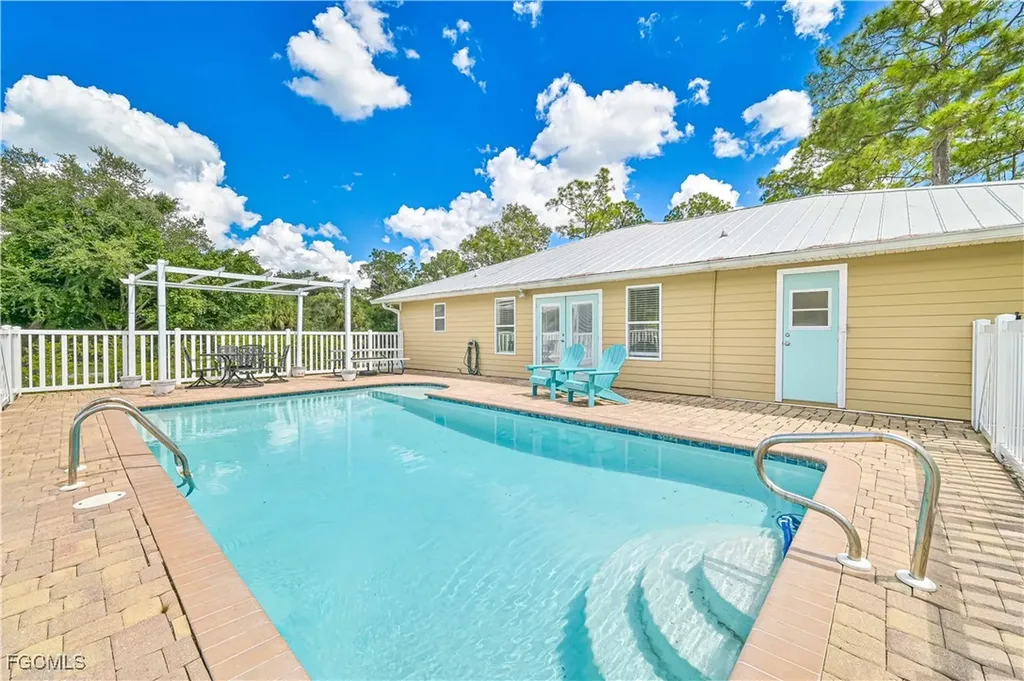 6840 Cadet Avenue Fort Myers FL 33905