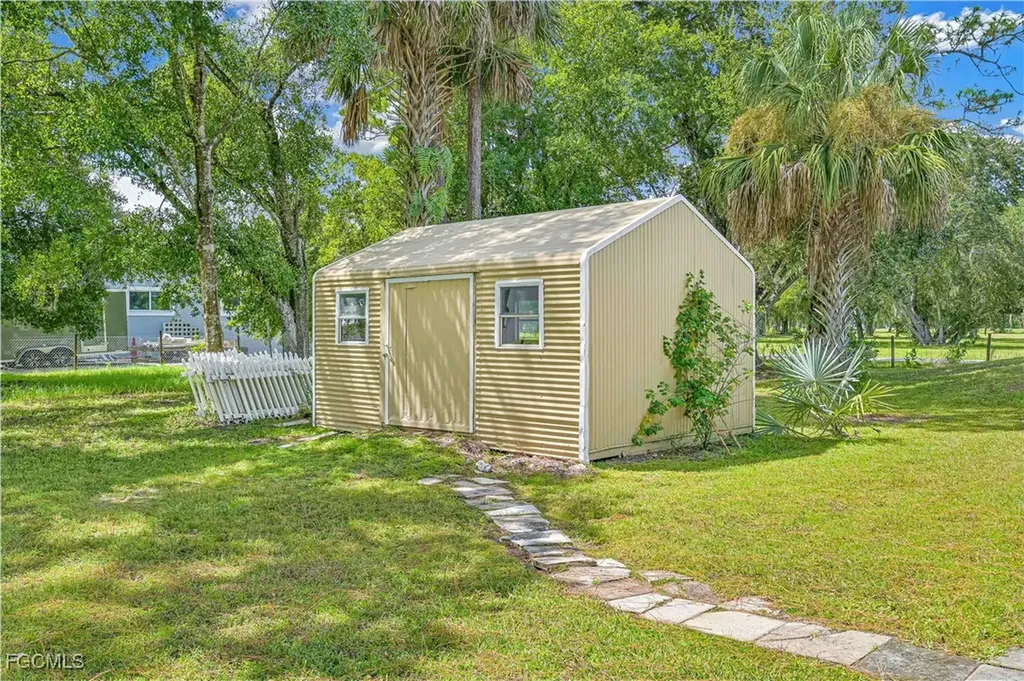 6840 Cadet Avenue Fort Myers FL 33905