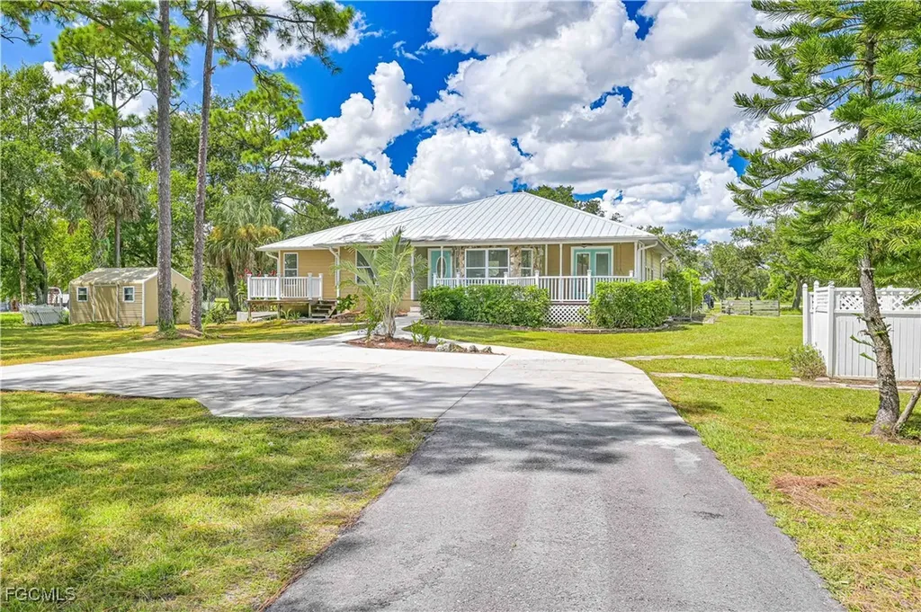 6840 Cadet Avenue Fort Myers FL 33905