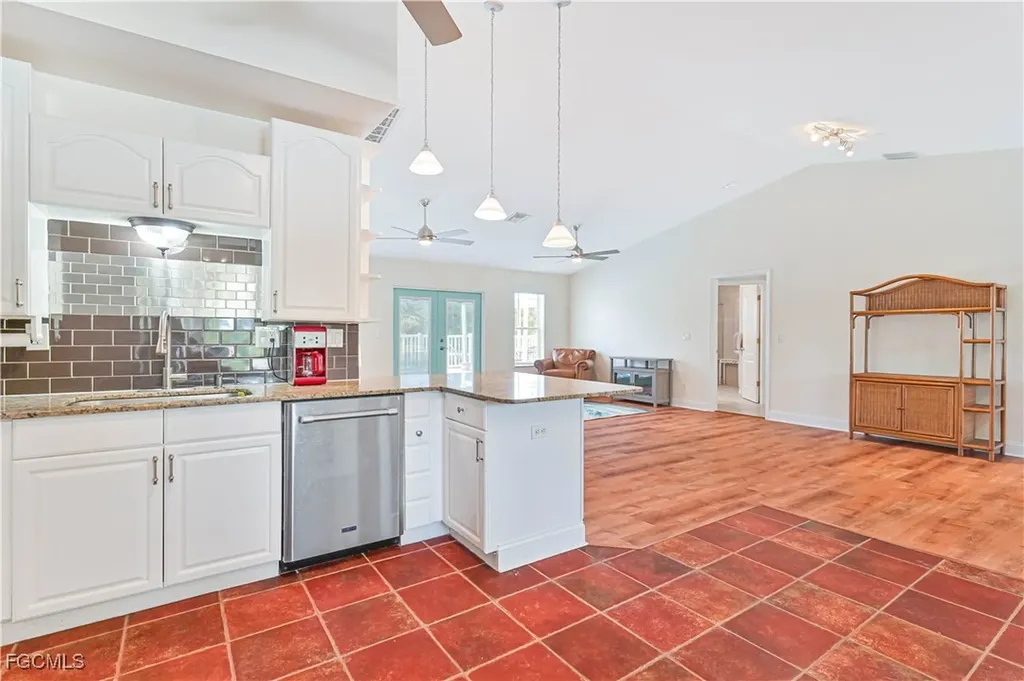 6840 Cadet Avenue Fort Myers FL 33905