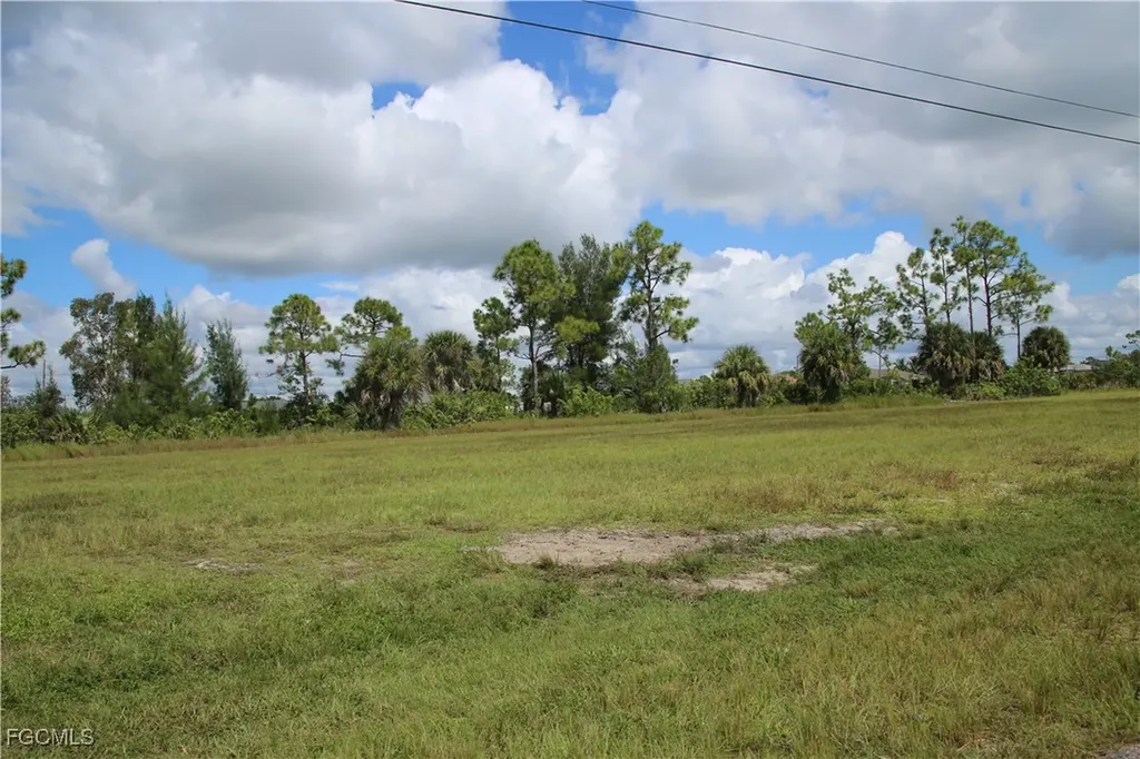 2125 NE 33rd Terrace Cape Coral FL 33909