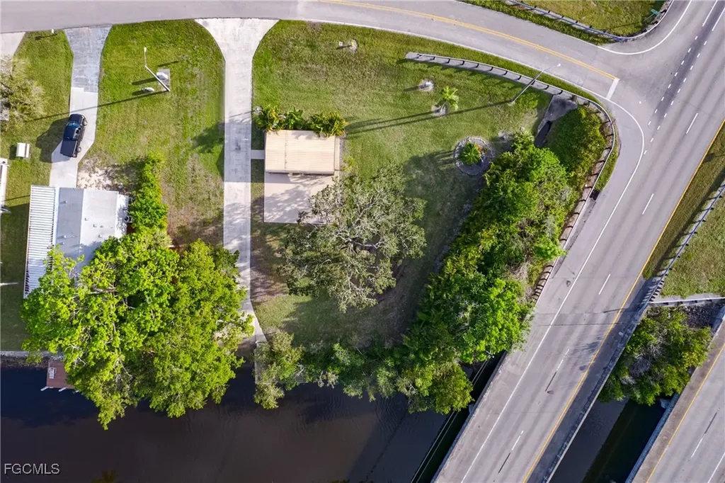 1747 Beverly Drive Naples FL 34114