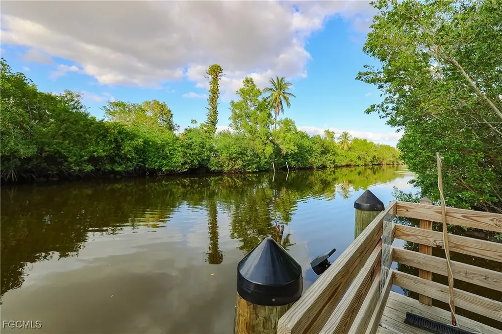 1747 Beverly Drive Naples FL 34114