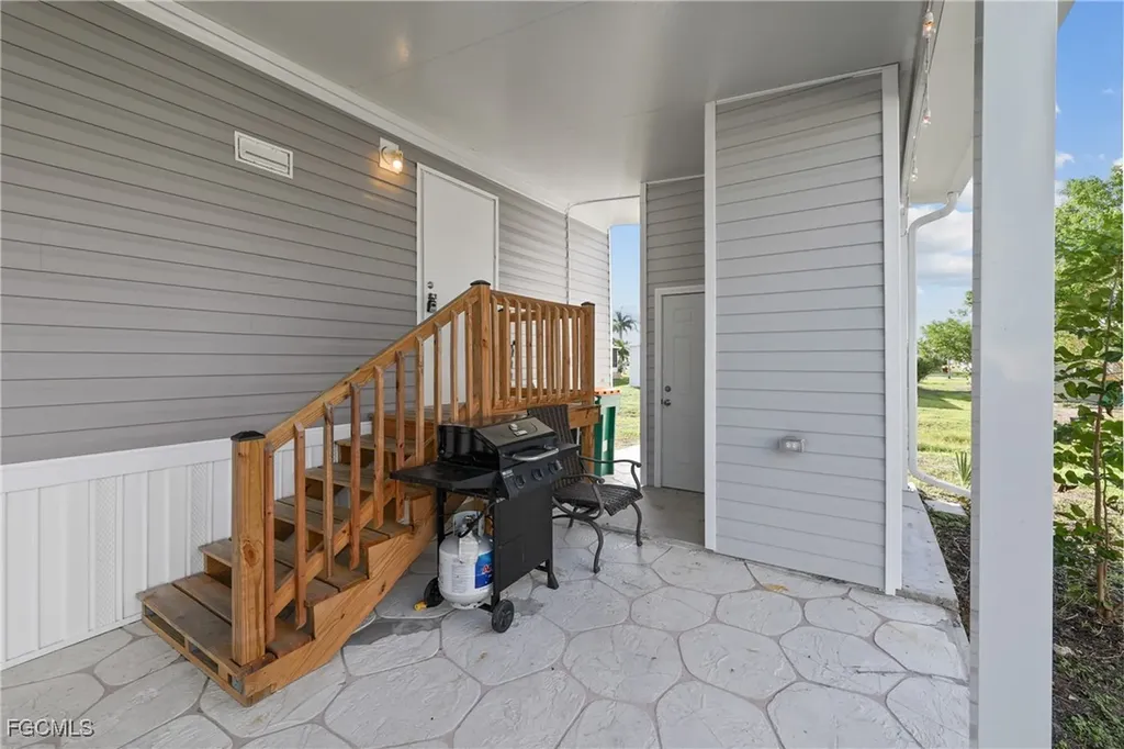 1747 Beverly Drive Naples FL 34114